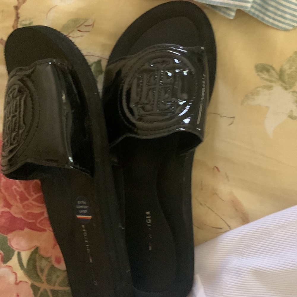 Black patent pool sandals( slides) in great condition worn twice - Picture 3 of 3